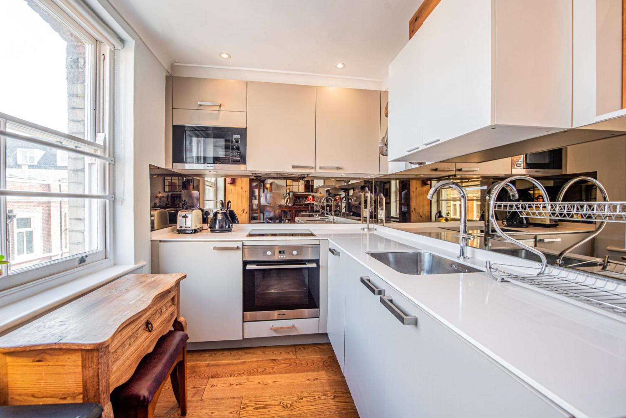 Stylish 1-Bed Flat In Soho - Prime Central Londres Extérieur photo